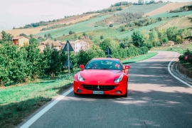 Test drive su strada Ferrari Castelvetro