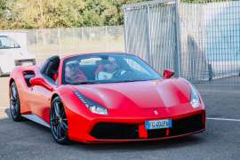 Test drive su strada Ferrari 488 Spider