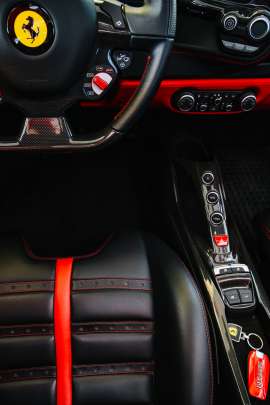 Interni e volante Ferrari 488 Spider