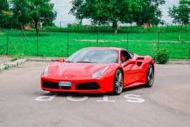giro in ferrari maranello