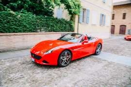 giro in ferrari a maranello