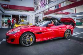 Ferrari Portofino giro a Maranello