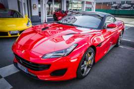 Ferrari porto fino guida a Maranello