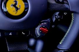 Ferrari Portofino comandi volante