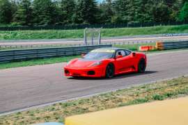 guidare in pista per un giorno