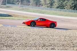 giro su pista ferrari